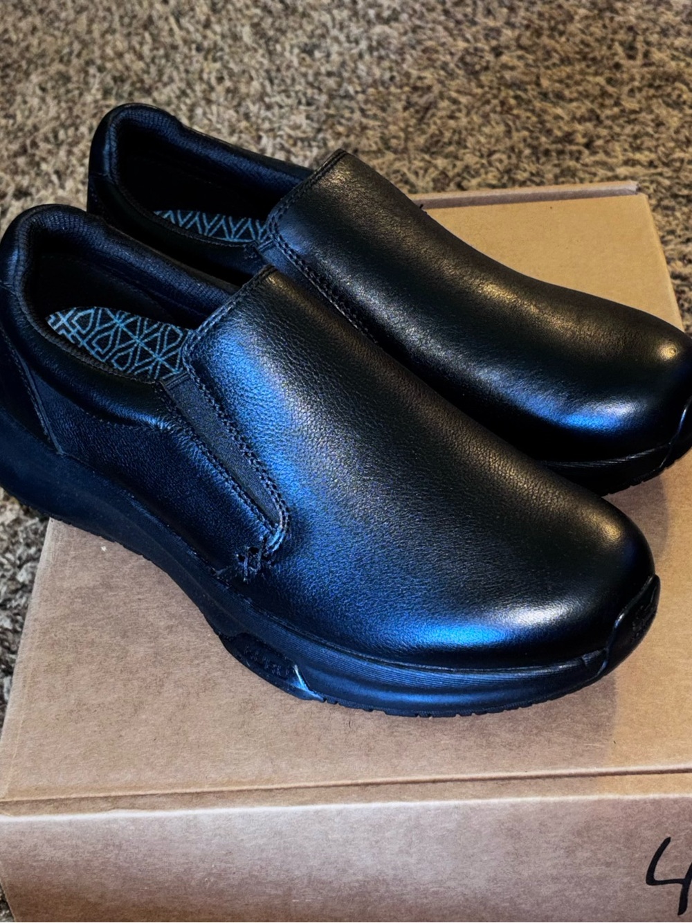 Kuru Kivi 2 Women’s Size 10 Jet Black Classic Walking Leather Slip-On Shoes